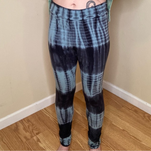 EARTHBOUND tie dye leggings size M - Picture 2 of 4